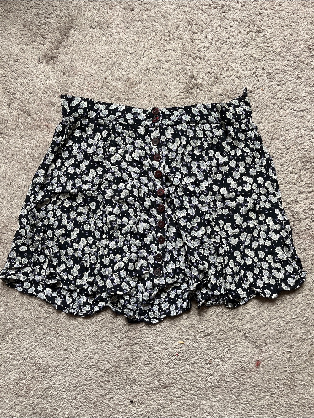 1990s Vintage Black Floral Button-Front Women’s Shorts